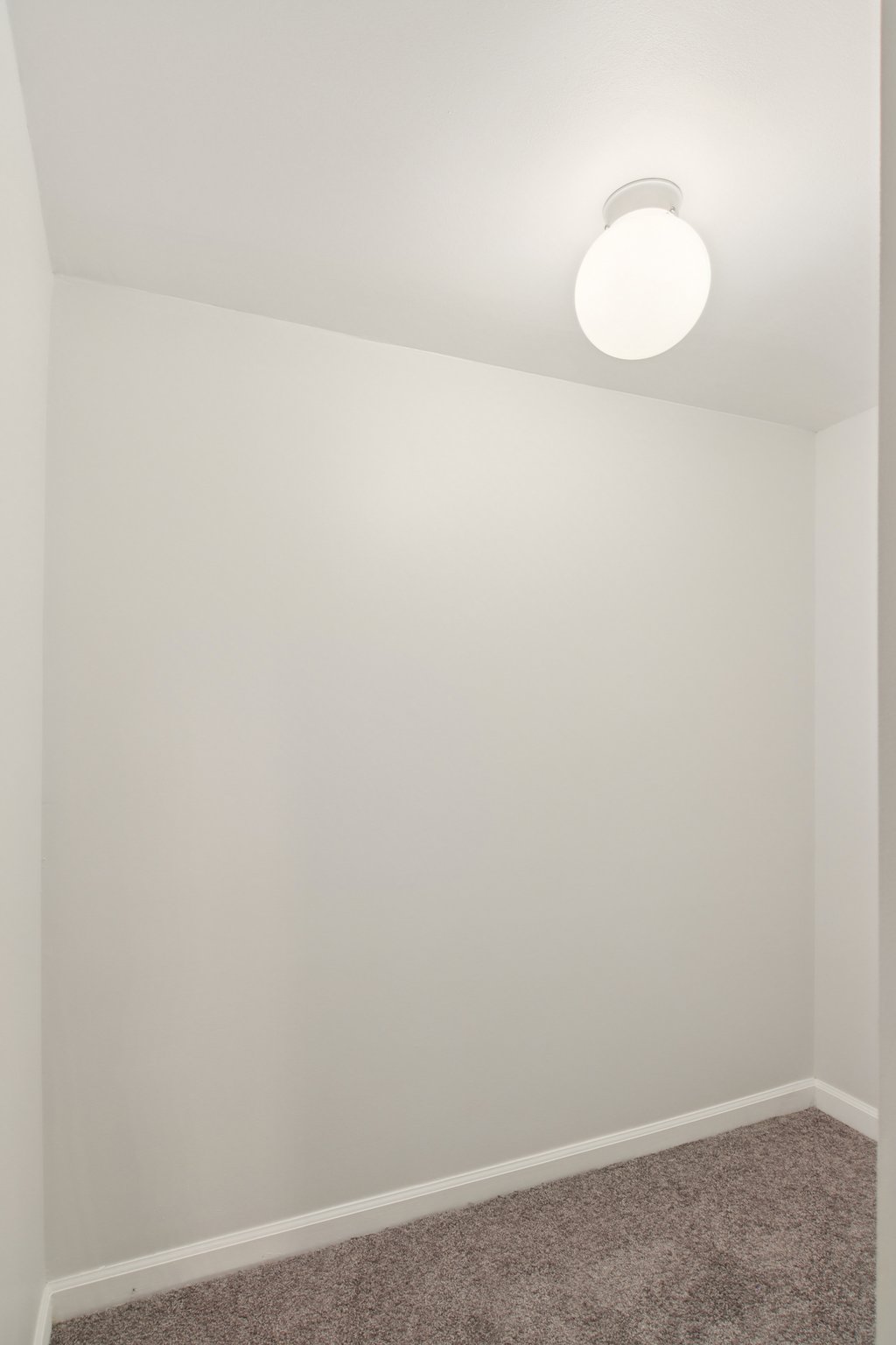 N Kedzie Blvd 1SC-S2810-016.jpg