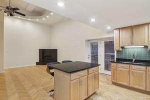 N Kedzie Blvd 1SC-S2810-006.jpg