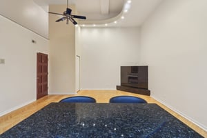 N Kedzie Blvd 1SC-S2810-007.jpg