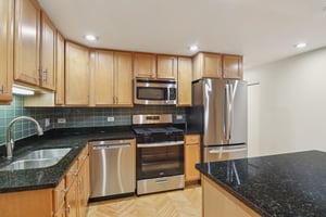 N Kedzie Blvd 1SC-S2810-009.jpg