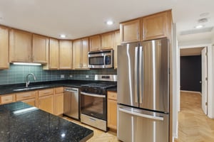 N Kedzie Blvd 1SC-S2810-010.jpg