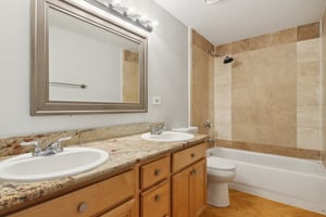 N Kedzie Blvd 1SC-S2810-014.jpg