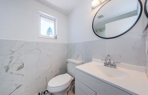 Master Bathroom 1b-2