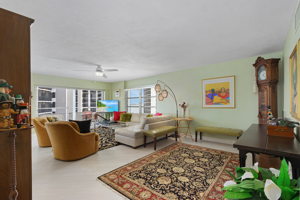 2350 W First St, Fort Myers, FL 33901, USA Photo 2