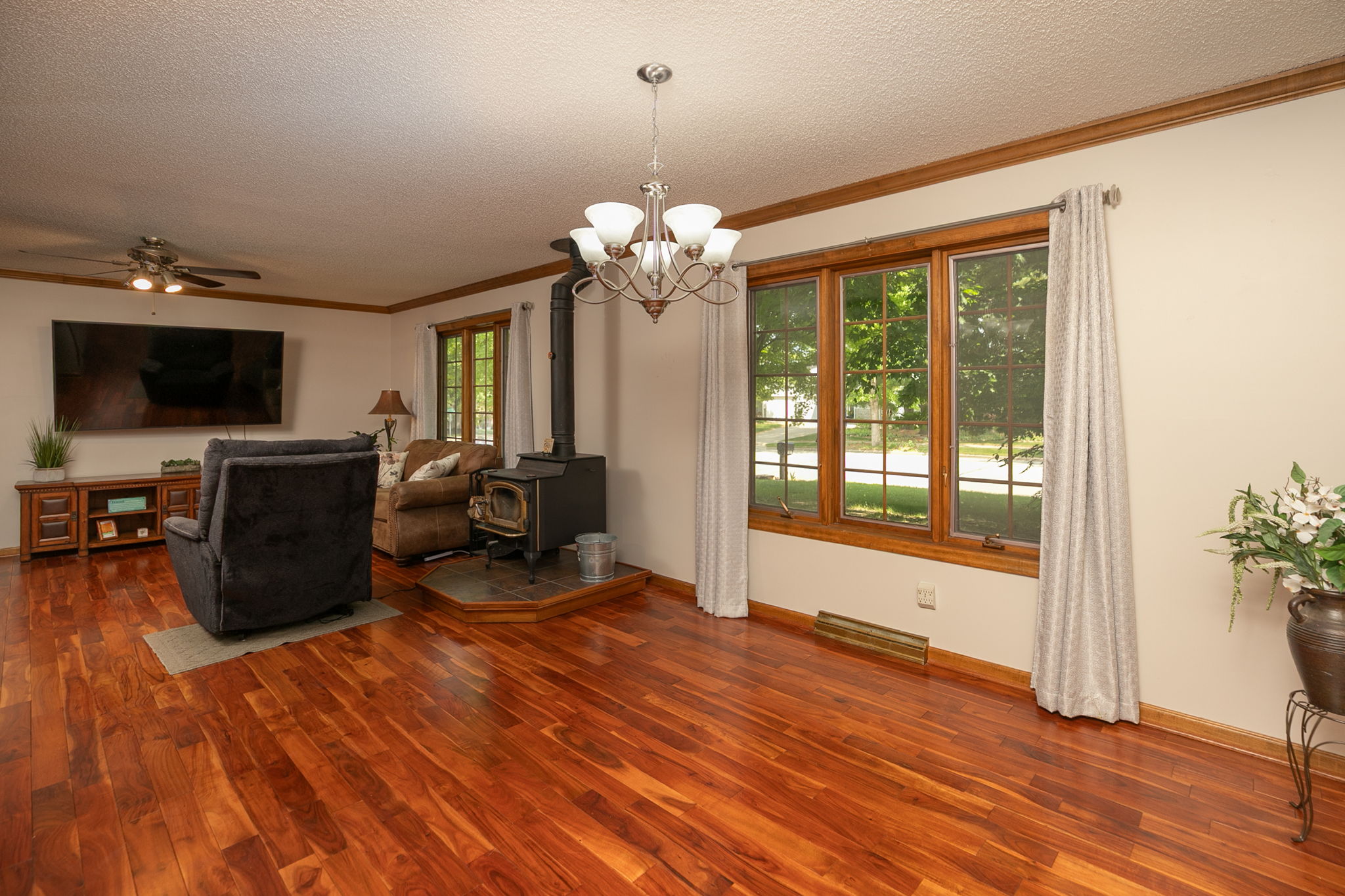 10-Dining Room