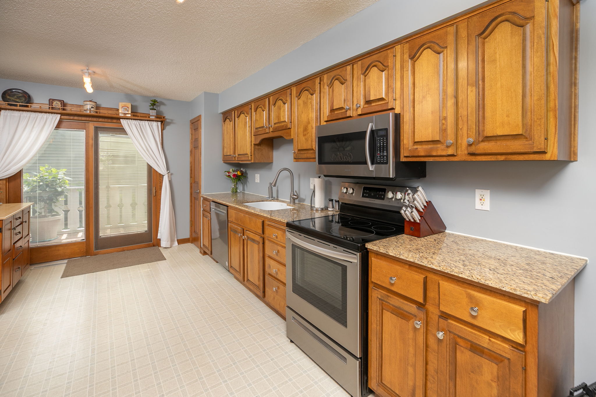 16-Kitchen
