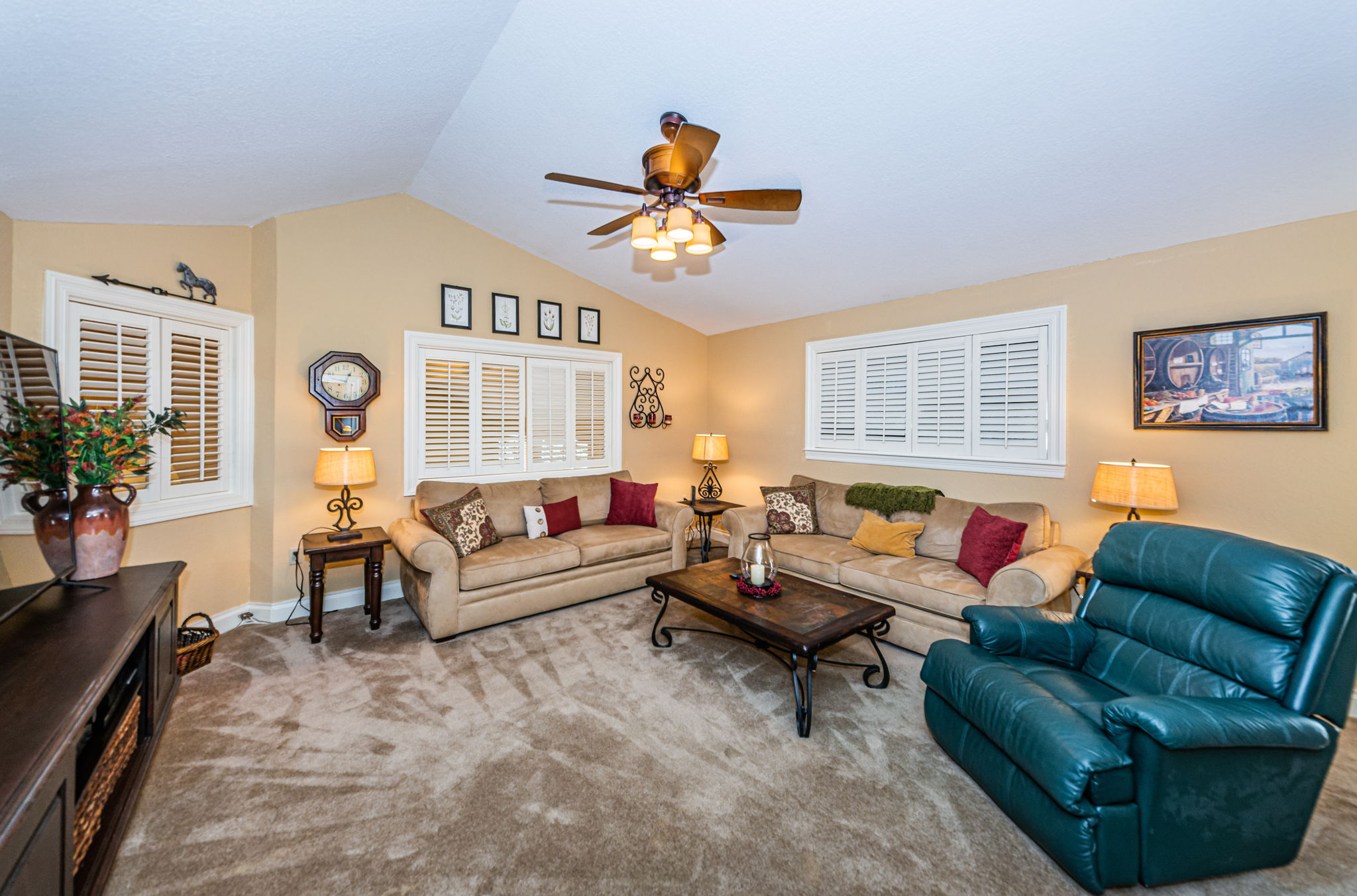 Upper Level Bonus Room1b