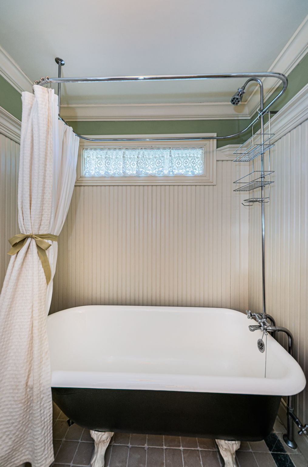 Upper Level Jack n Jill Bathroom1b