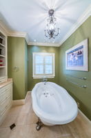 First Floor Primary Bathroom1c