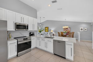 Kitchen 2 of 4