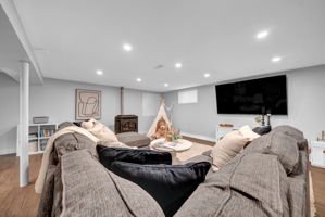  Photo 47