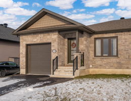 2355 Watson Cres, Cornwall, ON K6H, Canada Photo 2
