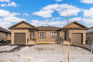 2355 Watson Cres, Cornwall, ON K6H, Canada Photo 1