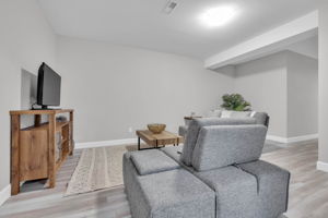 2355 Watson Cres, Cornwall, ON K6H, Canada Photo 29