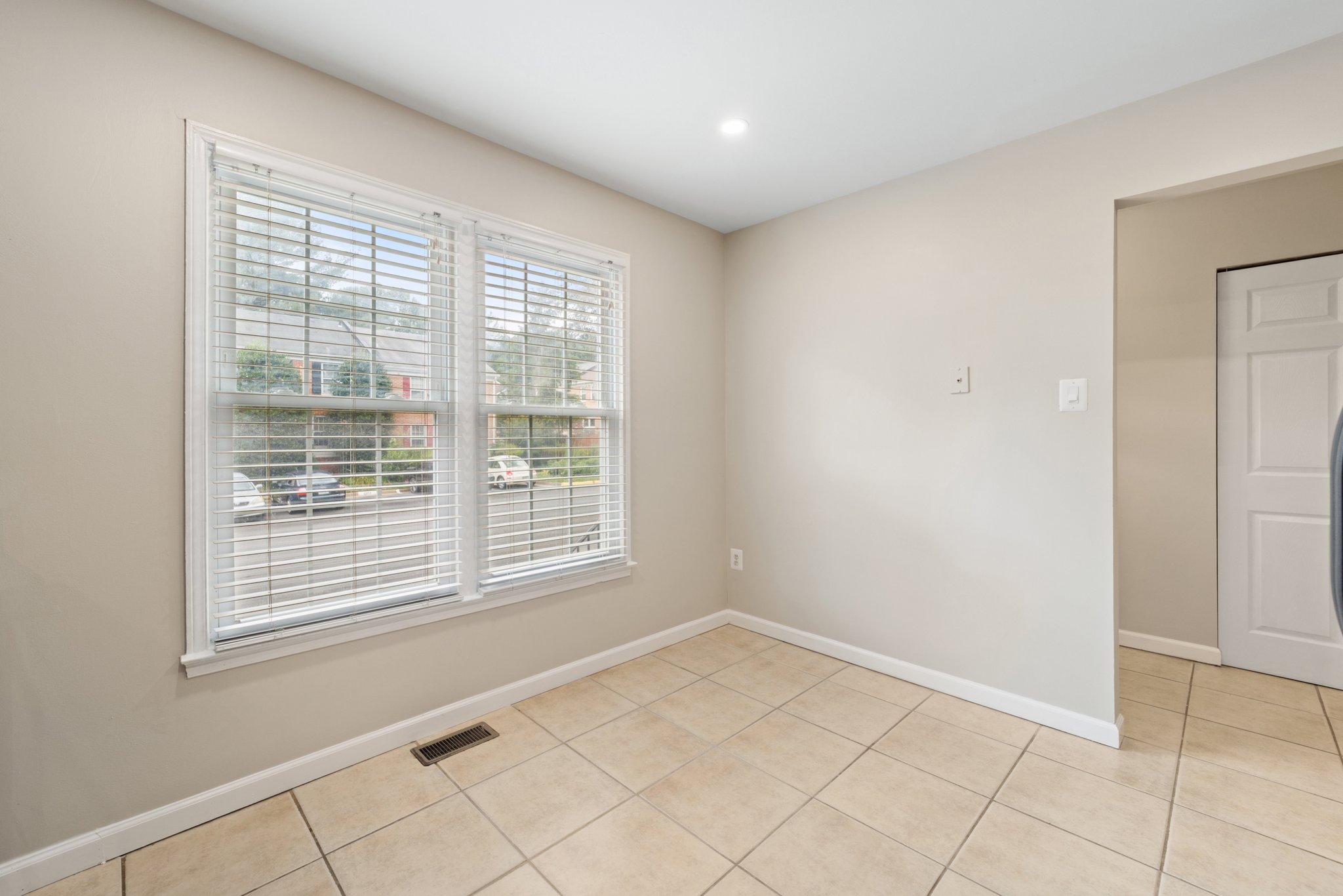 2356 Horseferry Ct, Reston, VA 20191, USA Photo 15