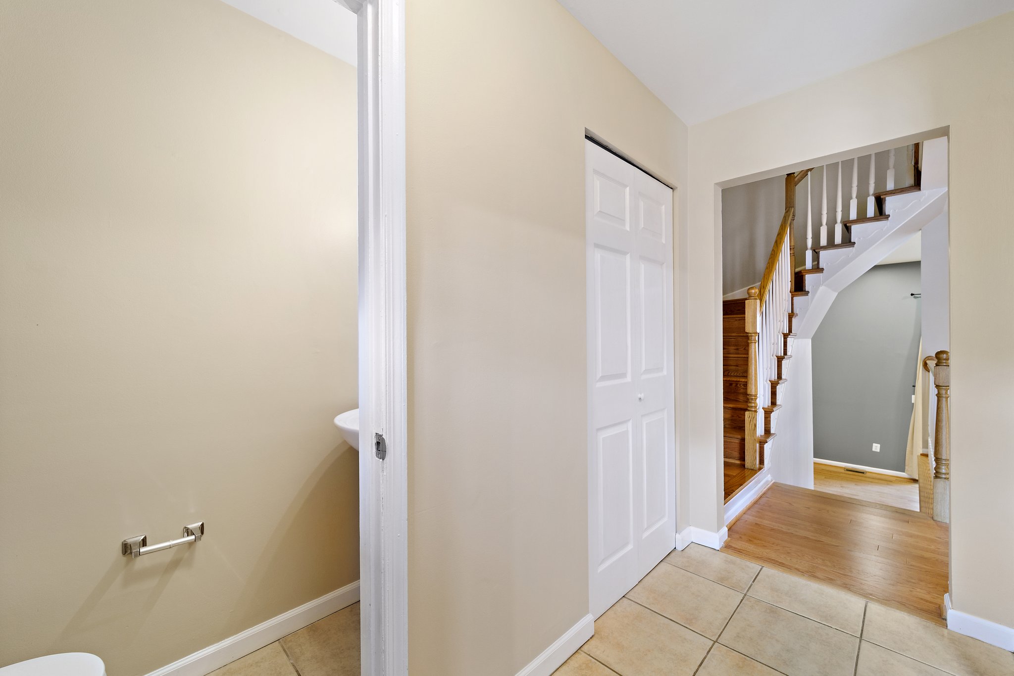 2356 Horseferry Ct, Reston, VA 20191, USA Photo 18