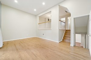 2356 Horseferry Ct, Reston, VA 20191, USA Photo 25