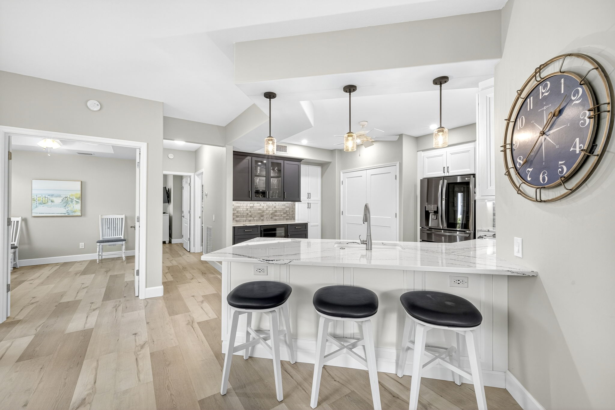 Breakfast Bar 1 of 2