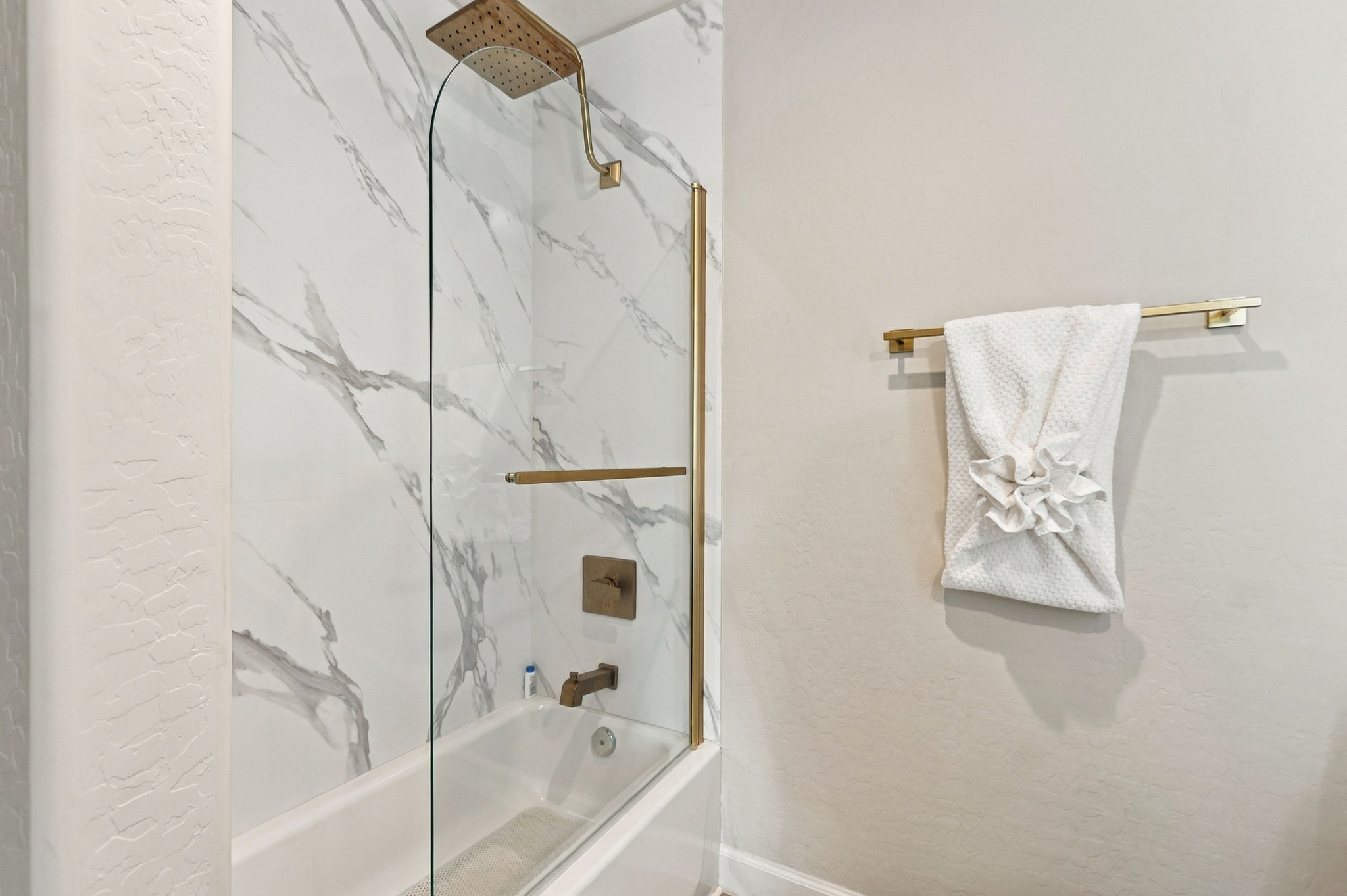 Guest House Bathroom (2)