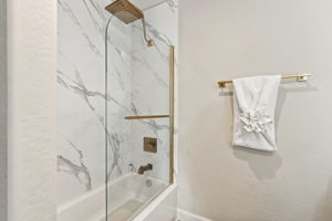 Guest House Bathroom (2)