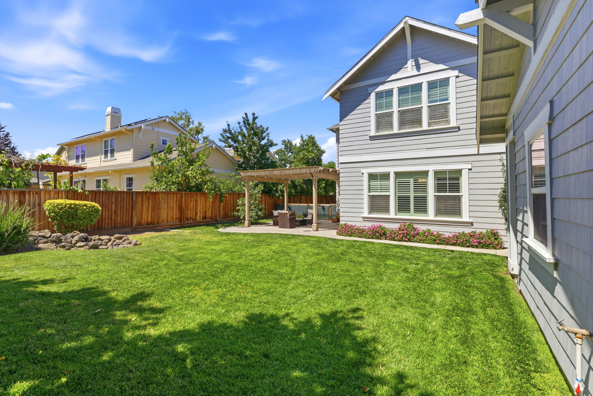 047_F8_2358 Senger St