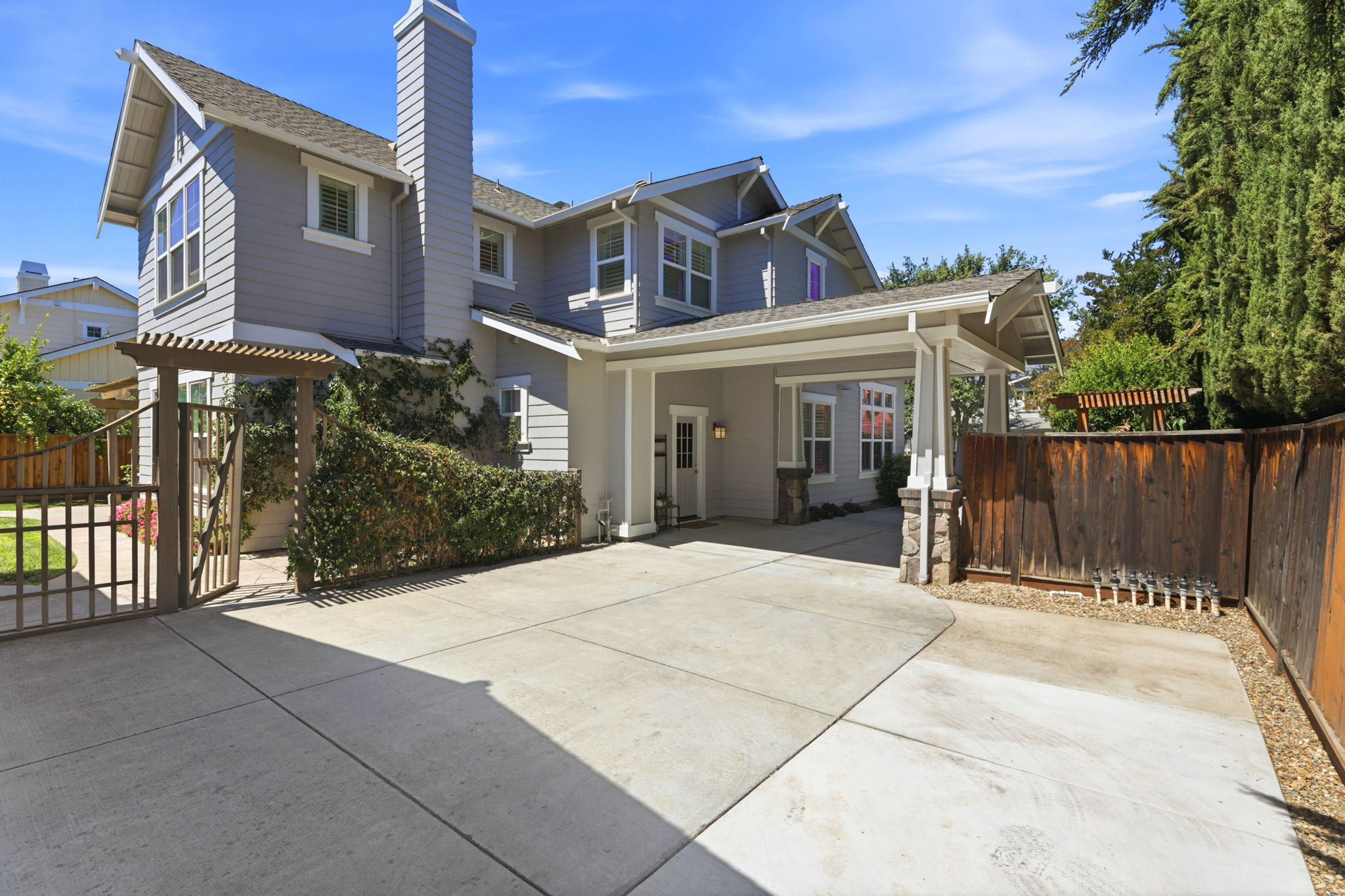 049_F8_2358 Senger St