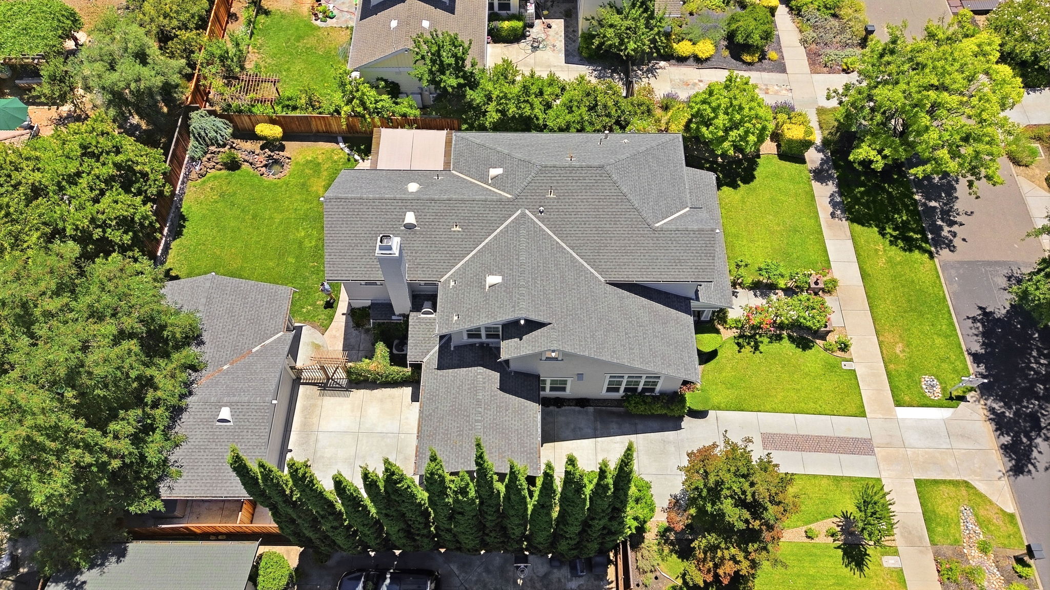 012_F8_AERIAL_2358 Senger St