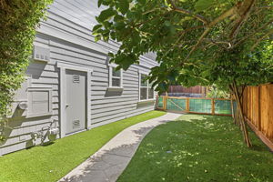 048_F8_2358 Senger St