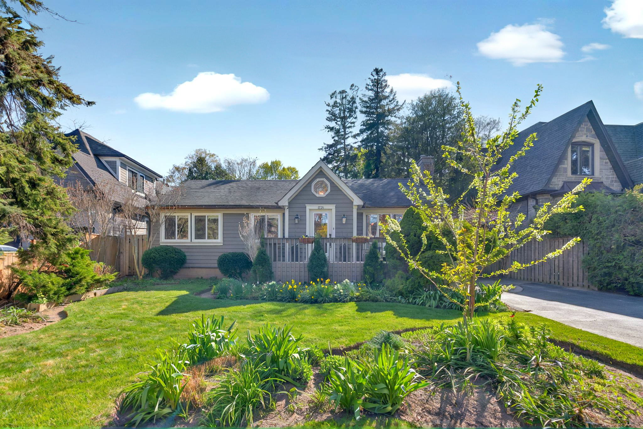 236 Burton Rd Oakville, ON L6K 2K5