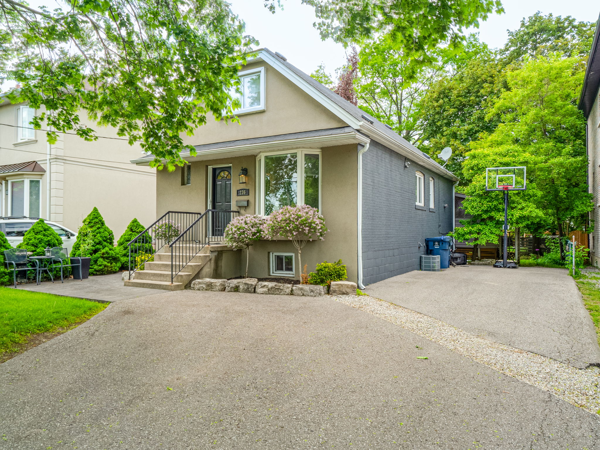 236 Cameron Ave Toronto, ON M2N 1E7