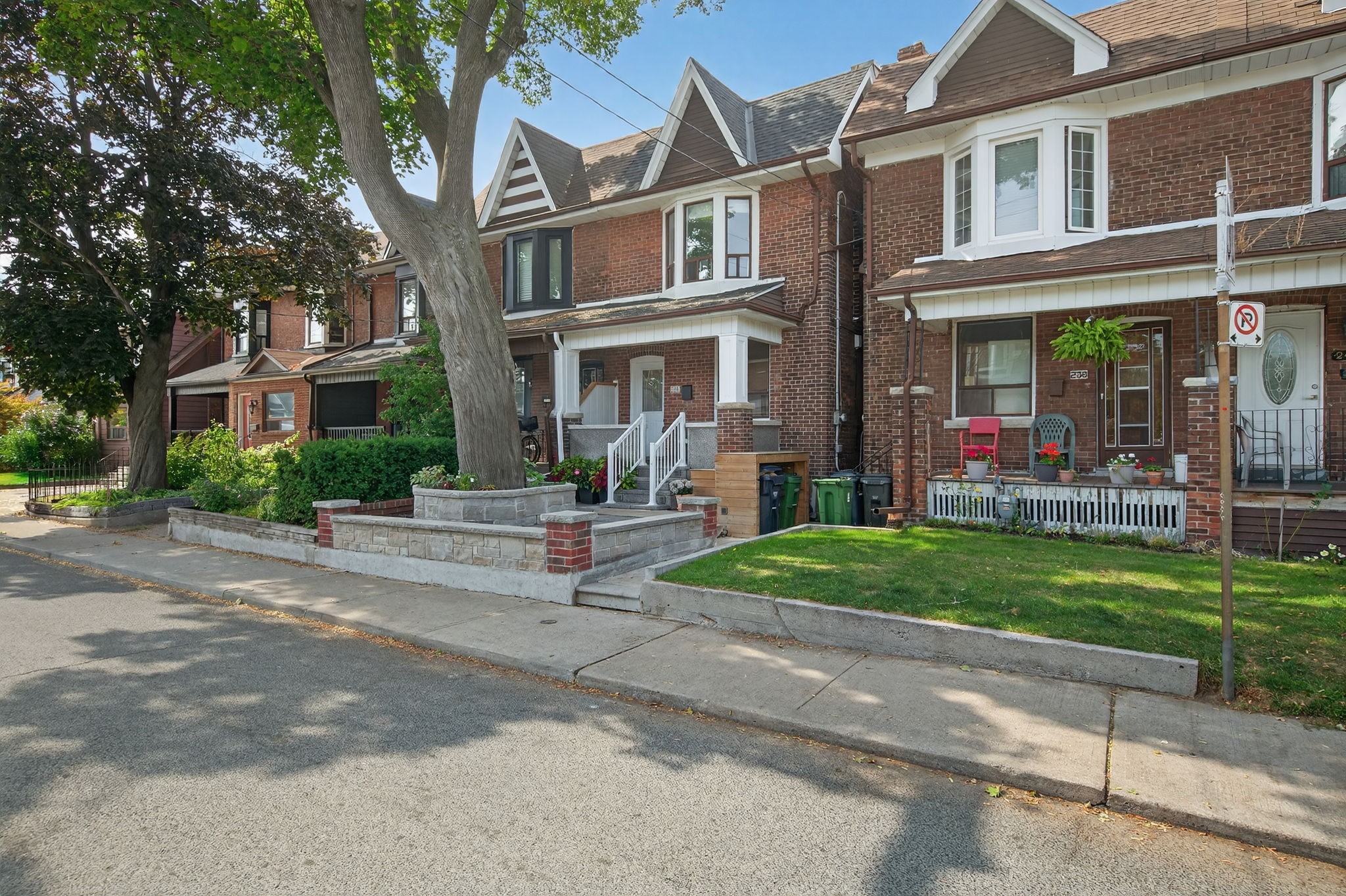 236 Laughton Ave Toronto, ON M6N 2X5