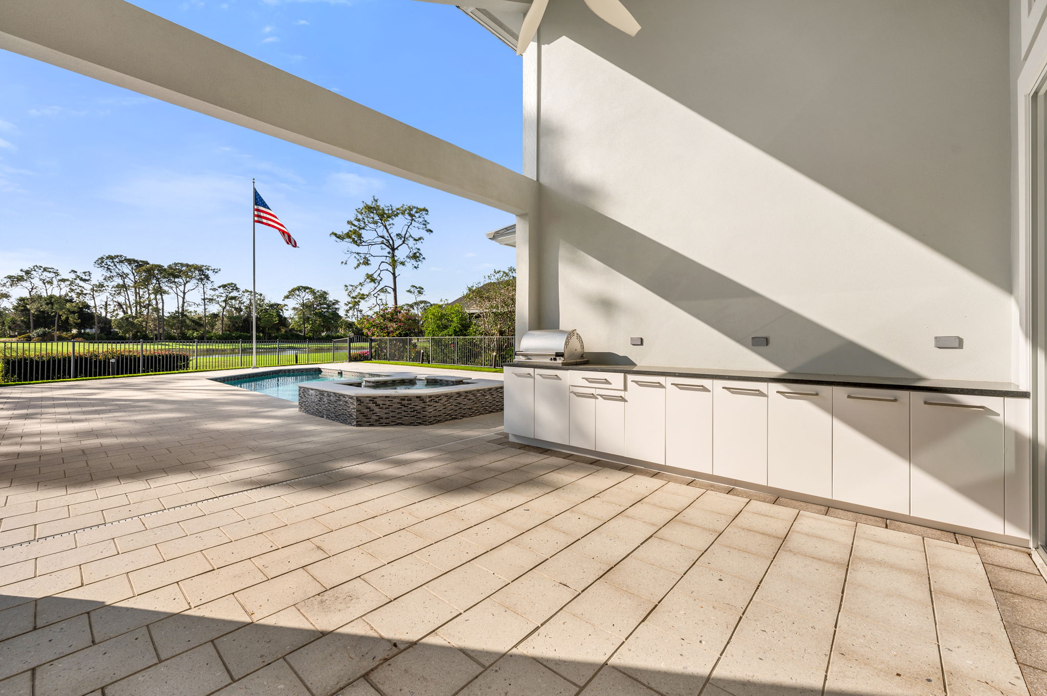 Outdoor Living - Kitchen