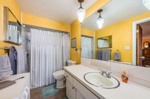 Primary Bathroom 1a-2