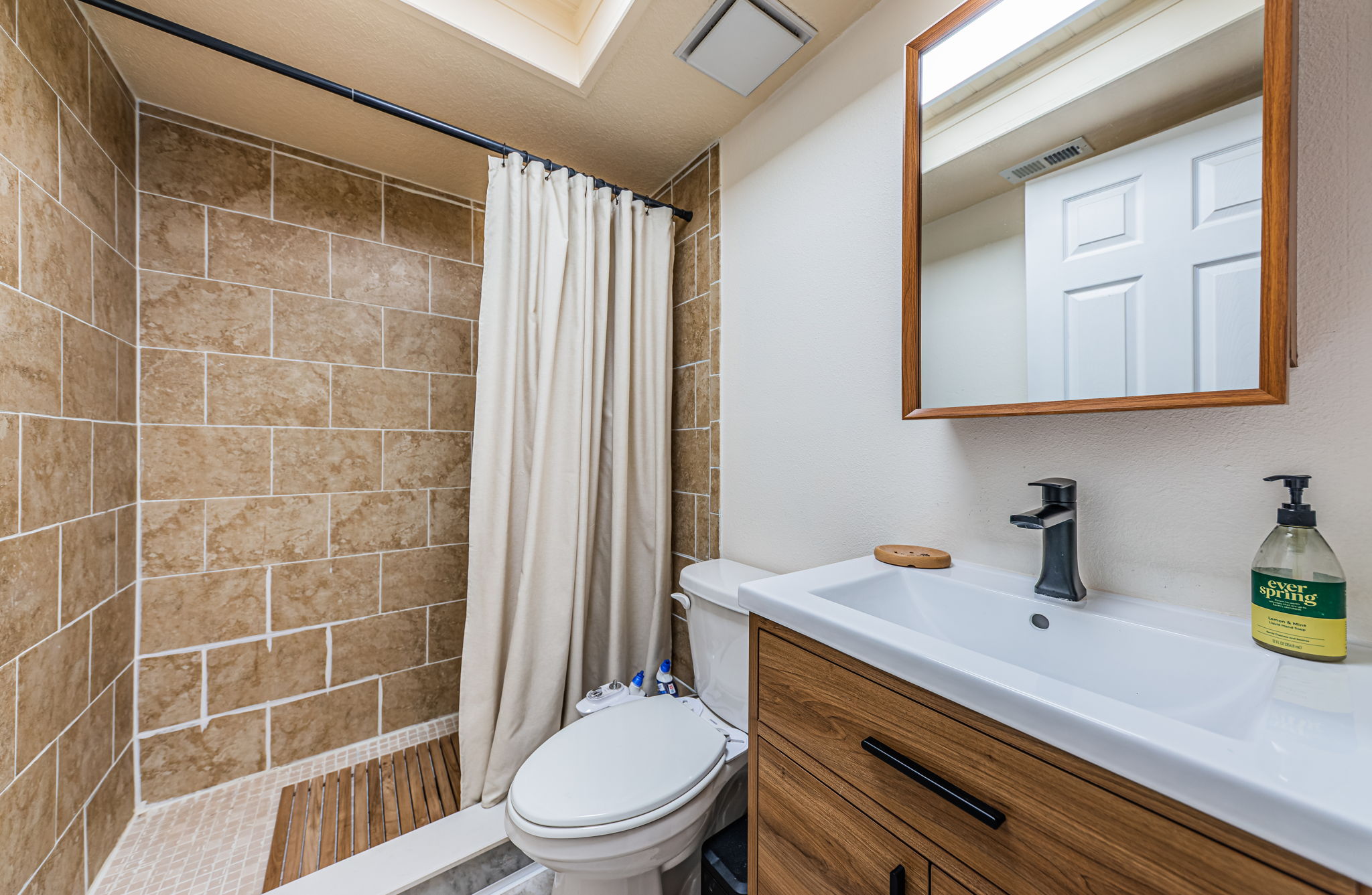 Primary Bathroom 1a