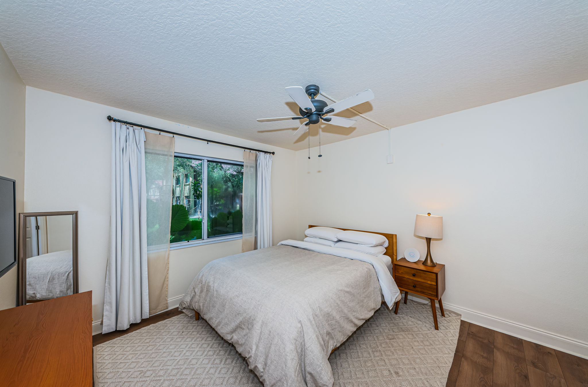 Primary Bedroom 1a
