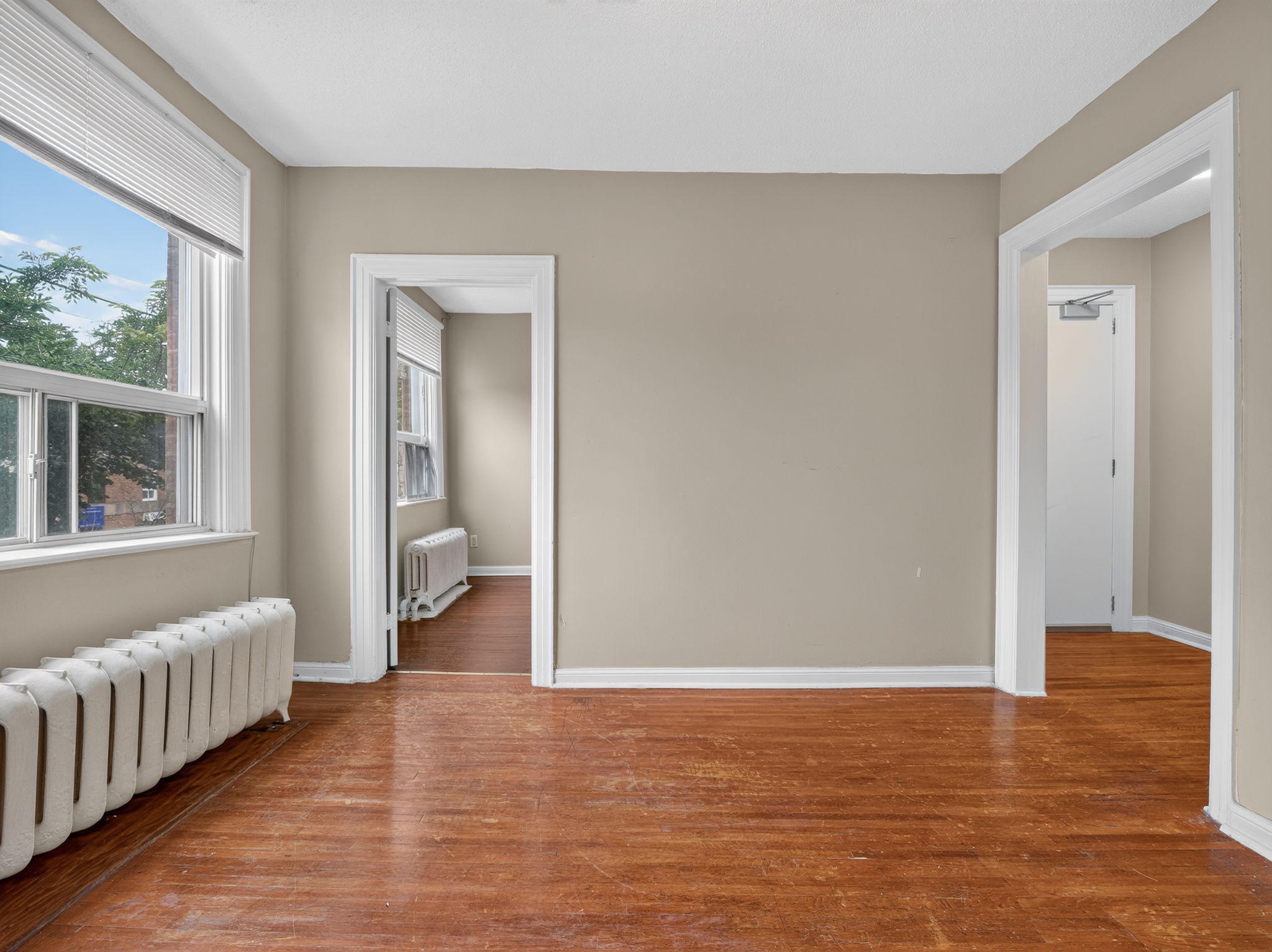 2360 Queen St E 5 Toronto, ON M4E 1H3