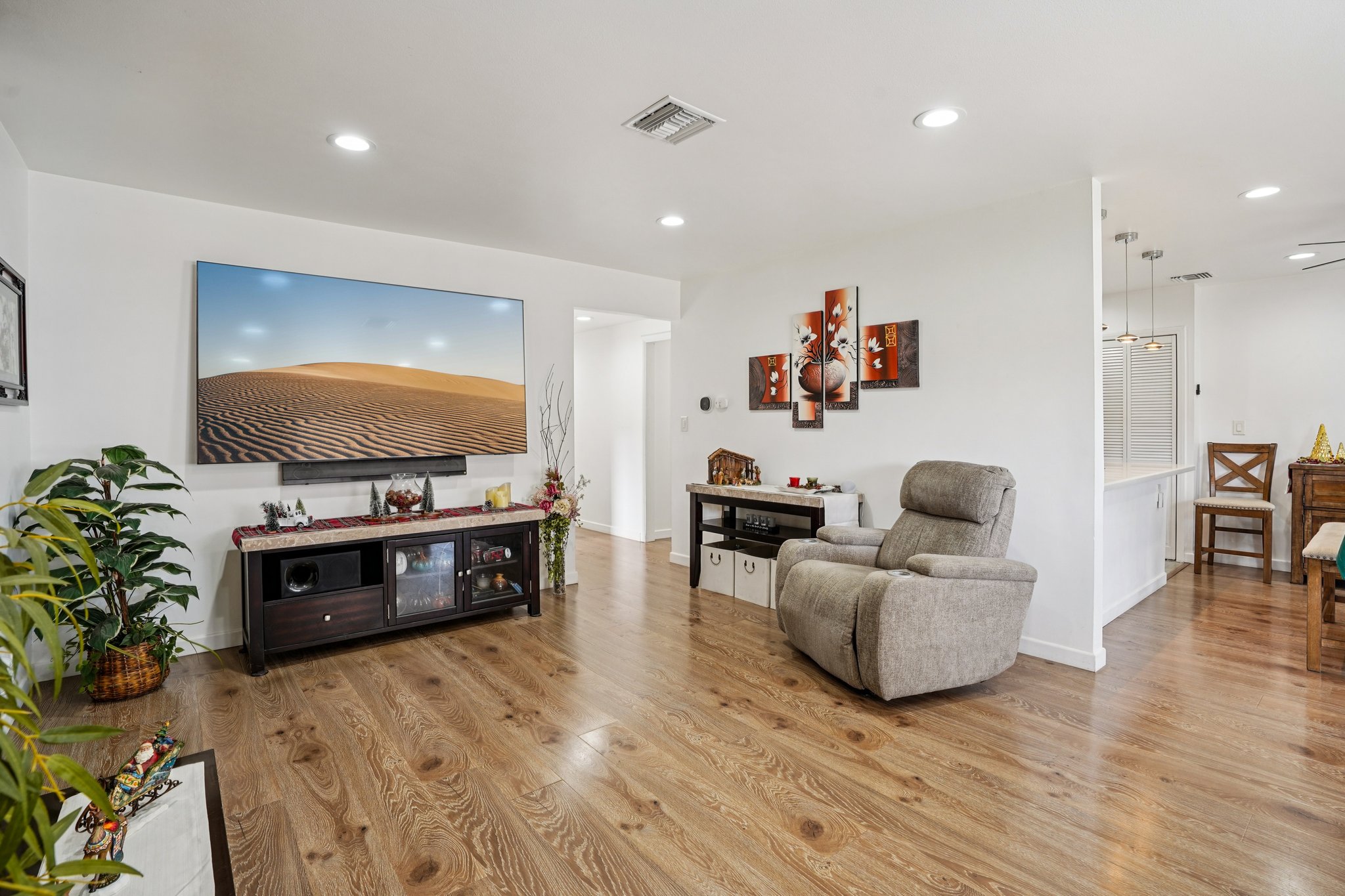 Atmore Ave-S1812-009.jpg