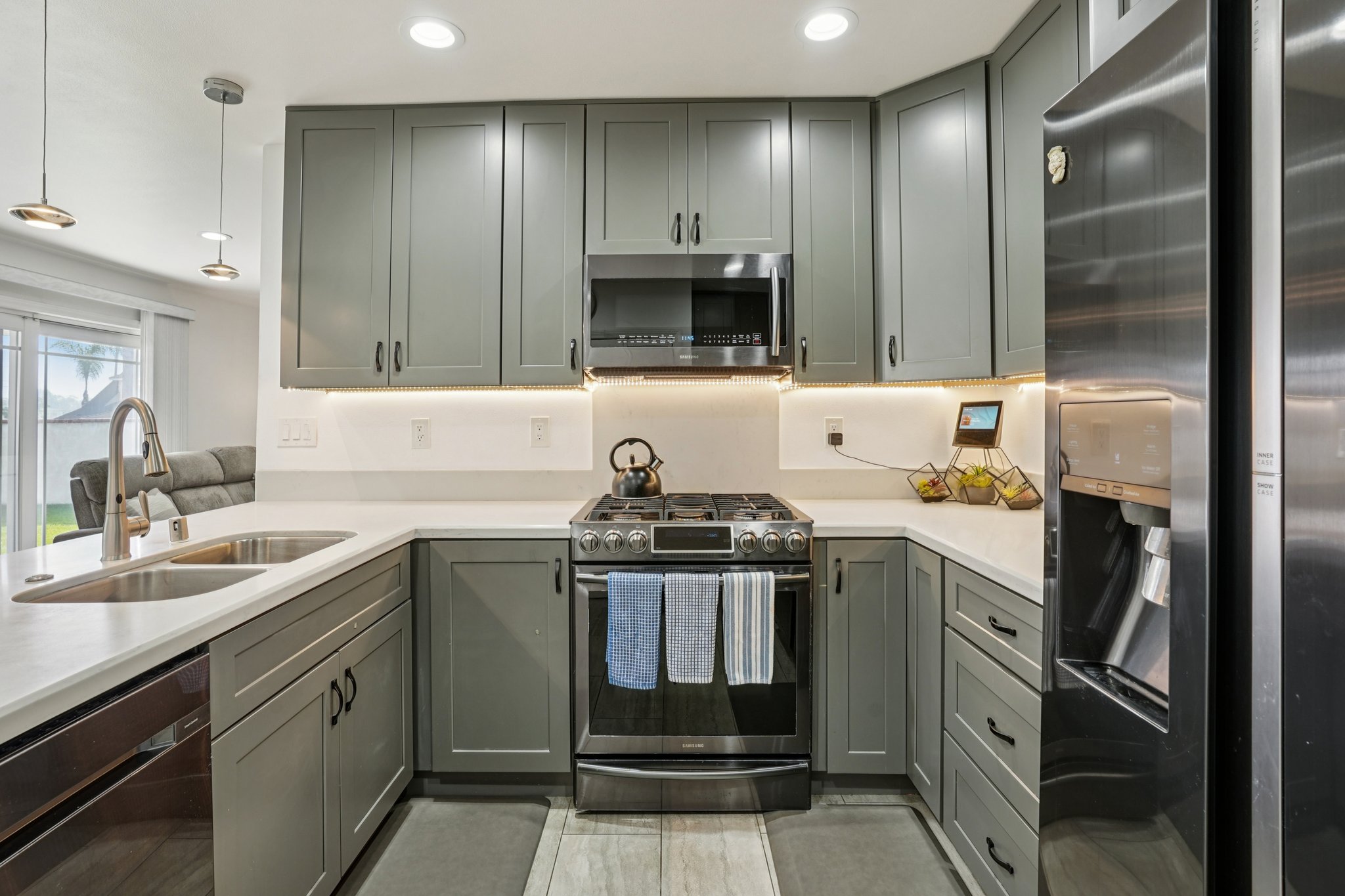 Atmore Ave-S1812-016.jpg