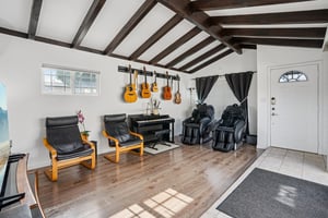 Atmore Ave-S1812-004.jpg