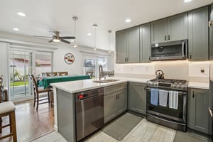 Atmore Ave-S1812-017.jpg