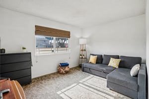 Atmore Ave-S1812-029.jpg