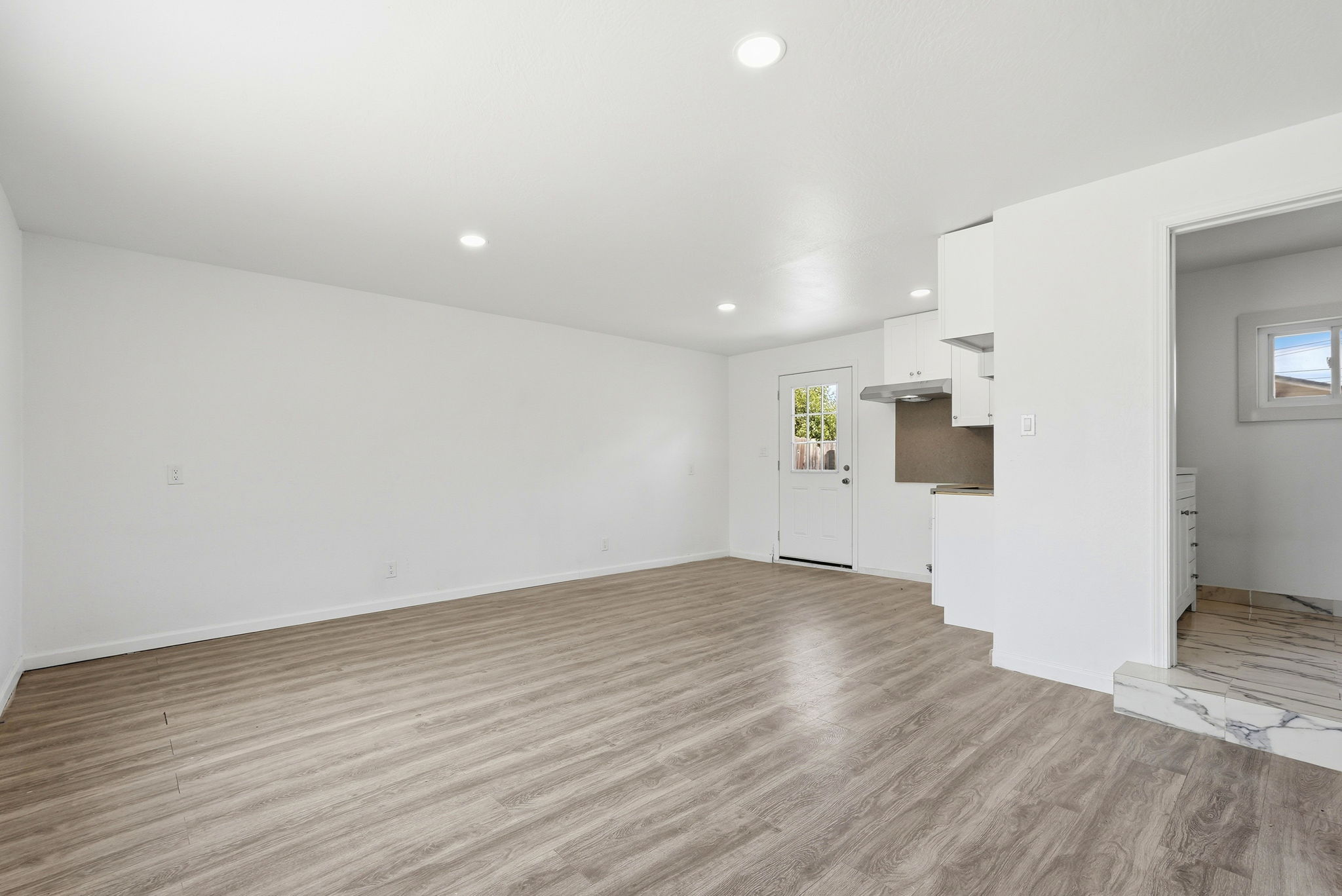 026_F8_2362 Princeton Ave