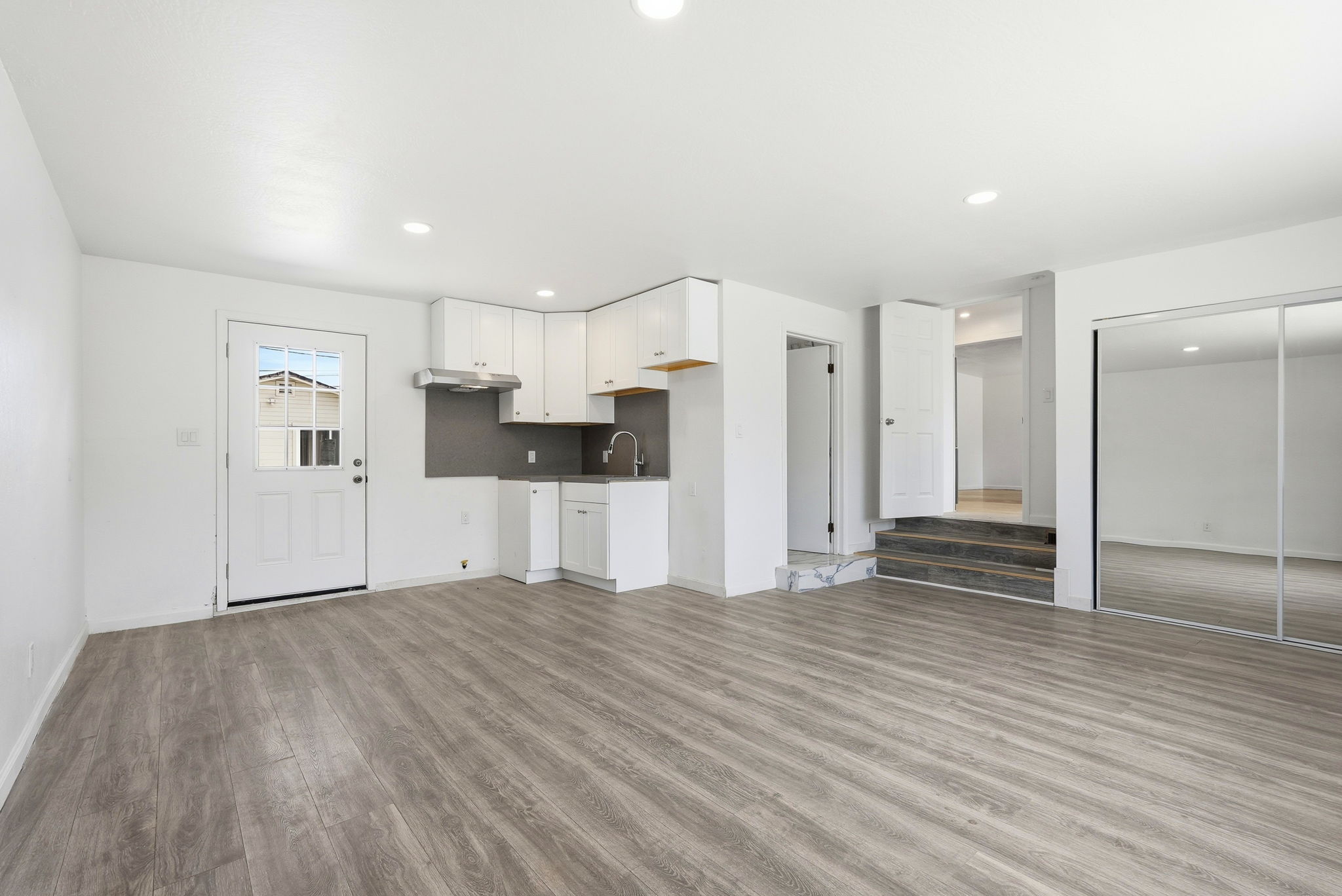 027_F8_2362 Princeton Ave