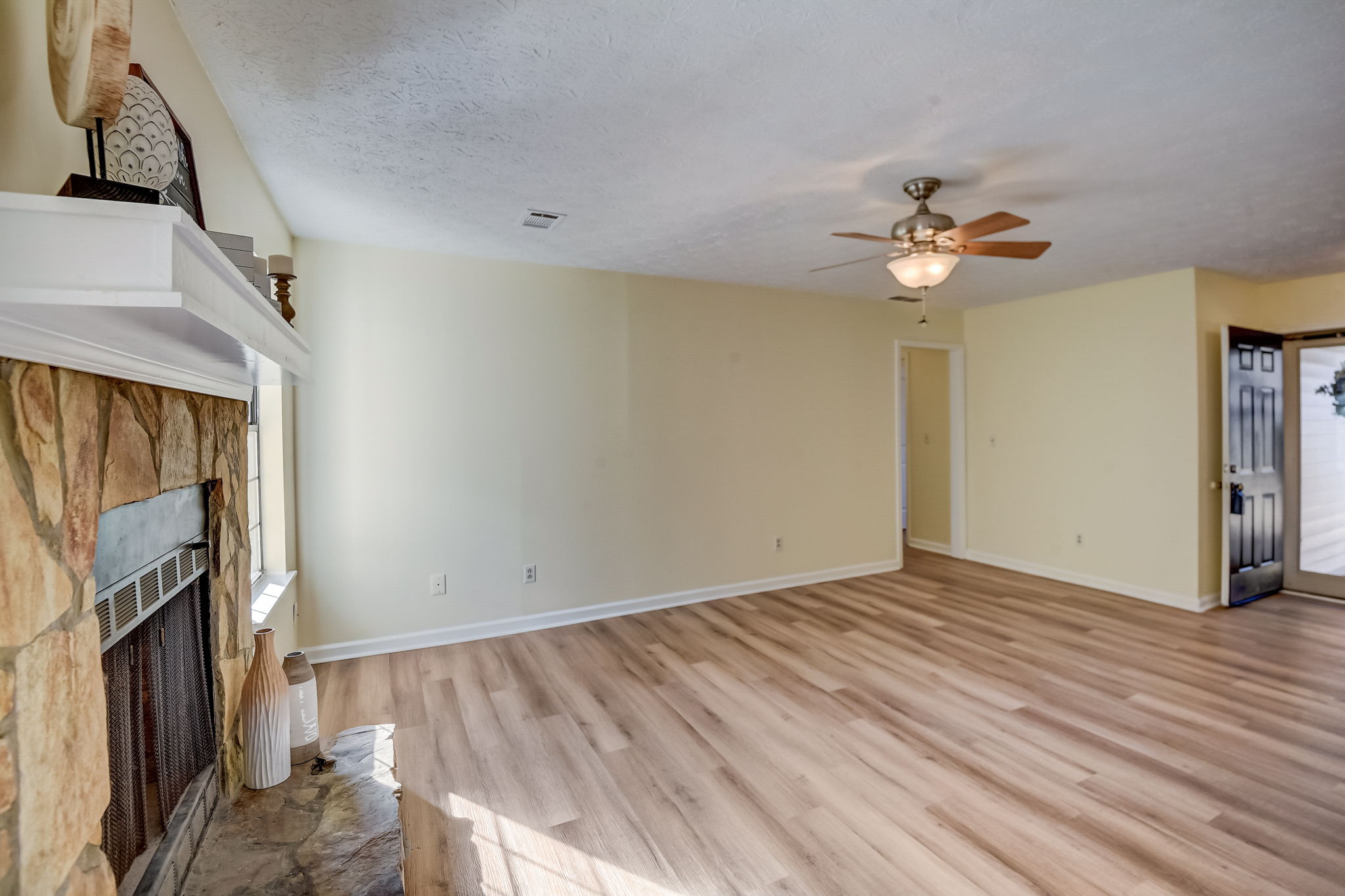 Robin Ridge Dr SE-006