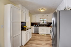 Robin Ridge Dr SE-009