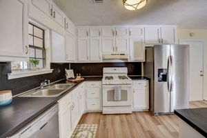 Robin Ridge Dr SE-011