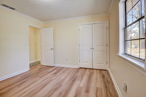 Robin Ridge Dr SE-014