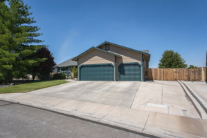 2366 Ruddy Way, Sparks, NV 89441, USA Photo 2