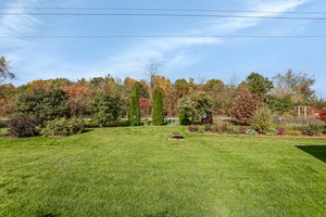 2366 Wenona Dr, Wixom, MI 48393, USA Photo 2