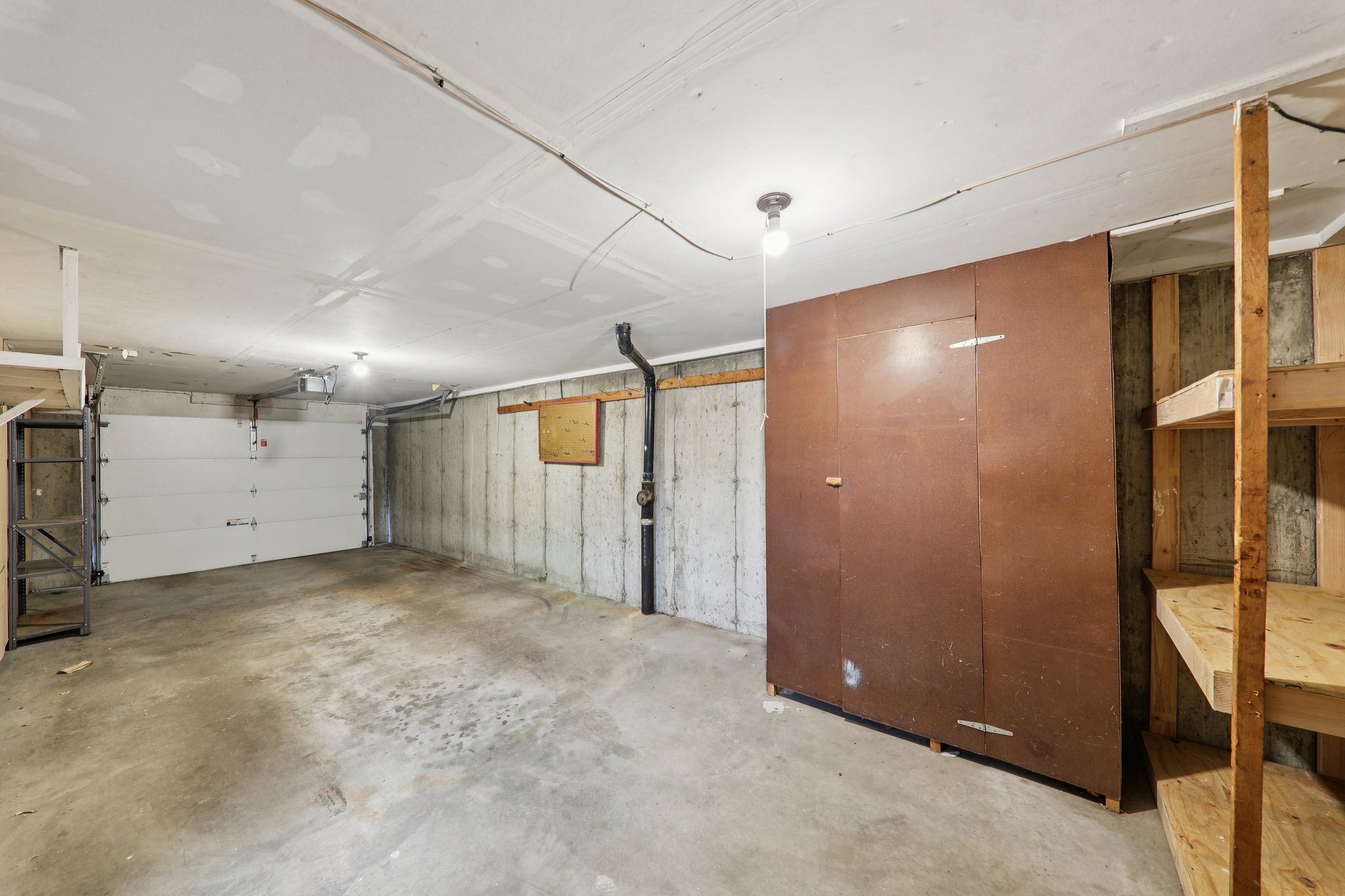 2369 Hidden Meadow Ln-S1702-032.jpg
